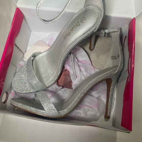 Silver heels size 8, good condition , worn only once - Picture 1 of 1